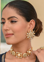 Load image into Gallery viewer, Rubaina Kundan Studs (Keerthy Suresh)