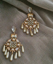 Load image into Gallery viewer, Ruhaan Earrings (Tara Sutaria)