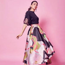 Load image into Gallery viewer, Beaten Hoops (Karisma Kapoor)