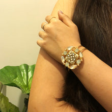 Load image into Gallery viewer, Suhaaya Mini Cuff