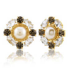 Load image into Gallery viewer, Sangria Studs