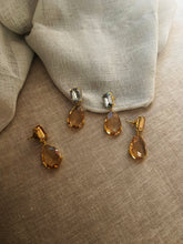 Load image into Gallery viewer, Tisca Tear Drop