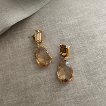 Load image into Gallery viewer, Tisca Tear Drop