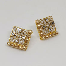 Load image into Gallery viewer, Tara Studs