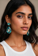 Load image into Gallery viewer, Azaia Swarovski Danglers
