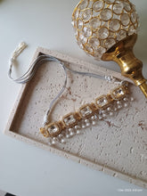 Load image into Gallery viewer, Araana Pearl Crystal Choker
