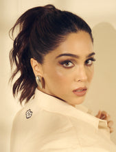 Load image into Gallery viewer, Amore Drop Studs (Sharvari Wagh, Sanya Malhotra, Prajakta Koli)
