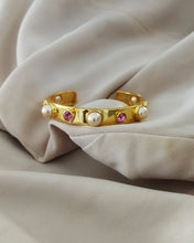 Load image into Gallery viewer, Casha Bangle Cuff
