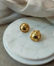 Load image into Gallery viewer, Gold Dome Studs (Vidya Balan, Kusha Kapila)
