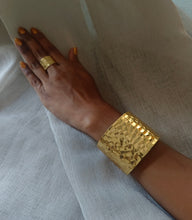 Load image into Gallery viewer, Baro Cuff (Wide)
