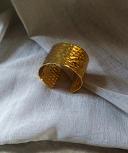 Load image into Gallery viewer, Baro Cuff (Wide)
