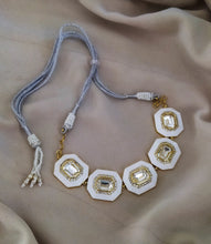 Load image into Gallery viewer, Tira Enamel Swarovski Choker
