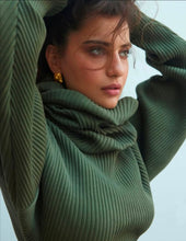 Load image into Gallery viewer, Gold Dome Studs (Vidya Balan, Kusha Kapila)
