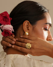 Load image into Gallery viewer, Pearl Luxe Studs (Sharvari Wagh, Mrunal Thakur, Manushi Chhilar)
