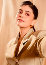 Load image into Gallery viewer, Cayla Chunky Hoops (Karisma Kapoor, Sanjana Sanghi)
