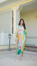 Load and play video in Gallery viewer, Kalista Hoops (Genelia D&#39;Souza)
