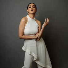 Load image into Gallery viewer, Genelia D&#39;Souza in Marina Hoops
