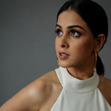 Load image into Gallery viewer, Genelia D&#39;Souza in Marina Hoops

