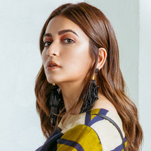 Load image into Gallery viewer, Kriti Kharbanda in Black Shimmer Tassels
